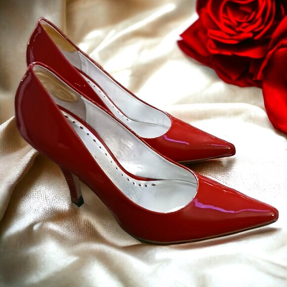 BCBGirls BG- Monde Salsa Red Patent Leather Pointed Toe Pump Heels Size 7B - Picture 1 of 12